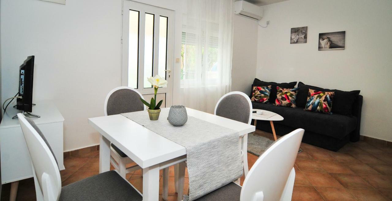 Apartments Pean Tivat Exterior photo